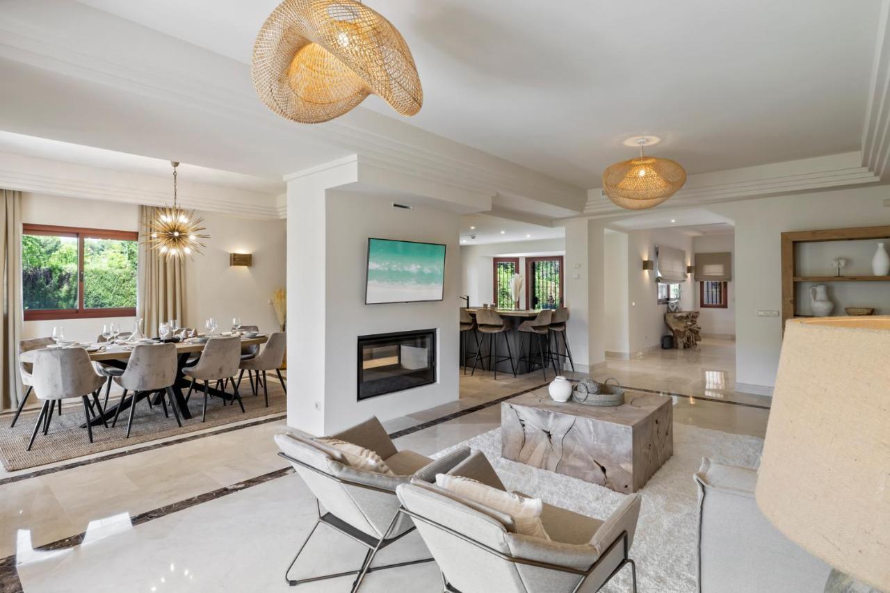 Vacation I Vasari, Near Marina, Private Pool, Rooftop Views, Big Groups Villa Marbella