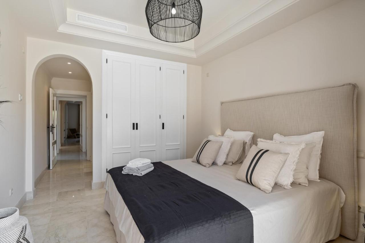 Vacation I Vasari, Near Marina, Private Pool, Rooftop Views, Big Groups *