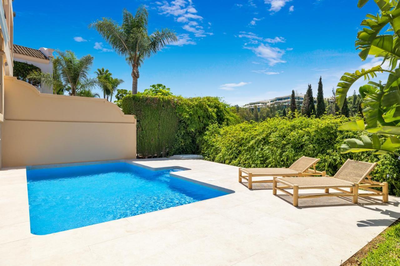 Vacation I Vasari, Near Marina, Private Pool, Rooftop Views, Big Groups Villa