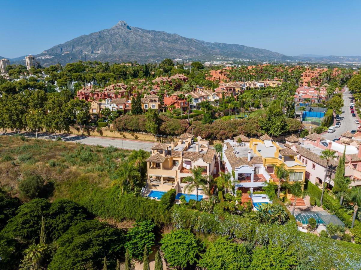 Vacation I Vasari, Near Marina, Private Pool, Rooftop Views, Big Groups *