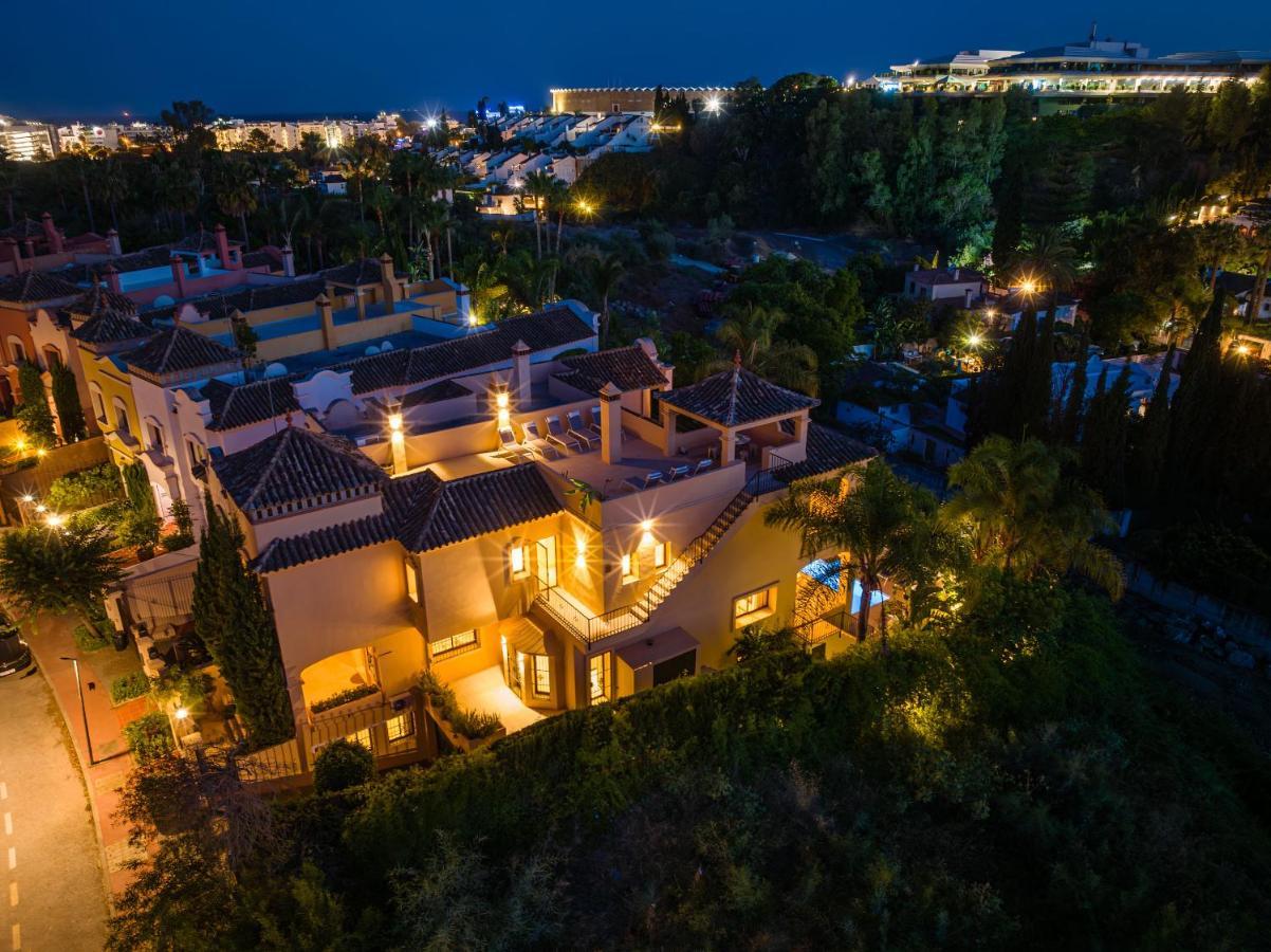 Vacation I Vasari, Near Marina, Private Pool, Rooftop Views, Big Groups