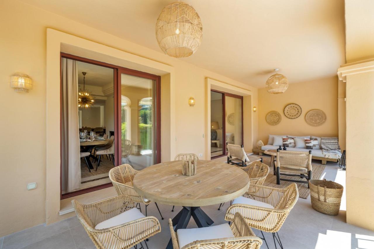 Villa Vacation I Vasari, Near Marina, Private Pool, Rooftop Views, Big Groups Marbella