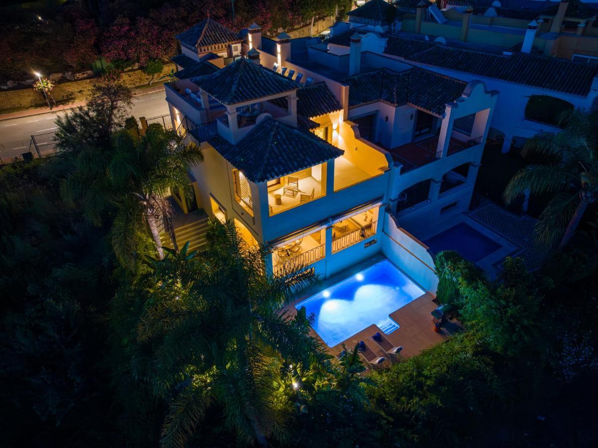 Vacation I Vasari, Near Marina, Private Pool, Rooftop Views, Big Groups Villa Marbella