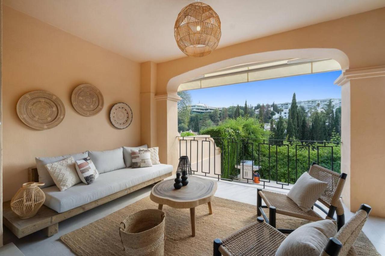 Vacation I Vasari, Near Marina, Private Pool, Rooftop Views, Big Groups Villa *