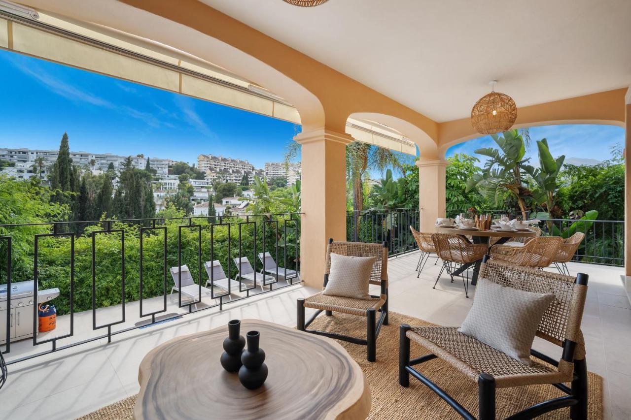 Villa Vacation I Vasari, Near Marina, Private Pool, Rooftop Views, Big Groups Marbella