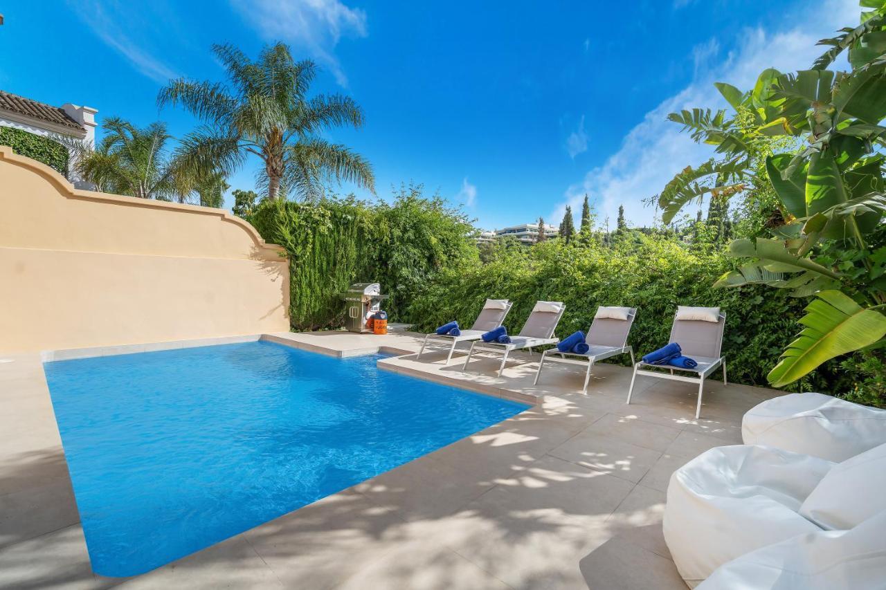 Vacation I Vasari, Near Marina, Private Pool, Rooftop Views, Big Groups Villa